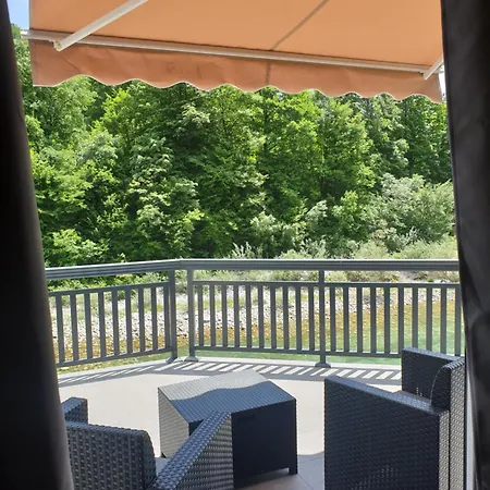 Nour 아파트 코니츠